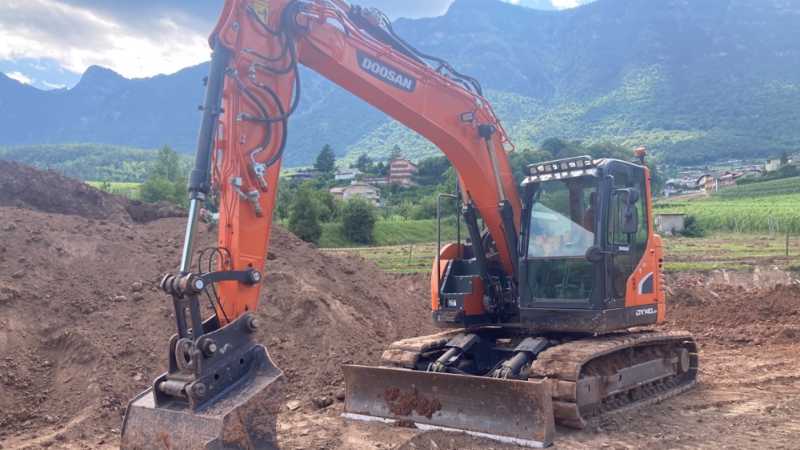 OmecoHub - DOOSAN DX140LCR