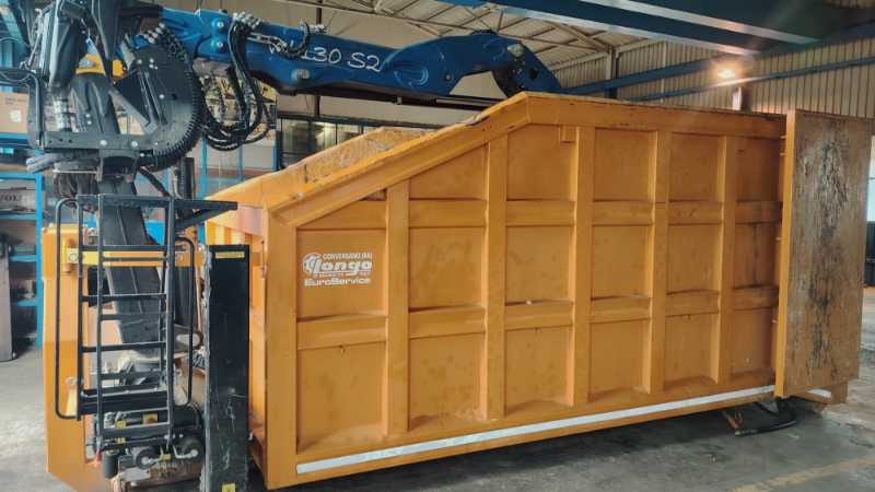 OmecoHub - LONGO CASSONE CON GRU